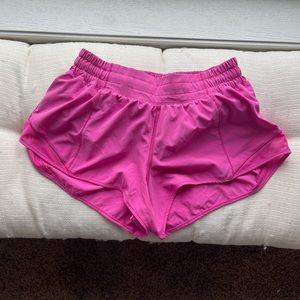 Lululemon Hotty Hot Low-Rise Lined Short 2.5". sonic pink. size 6.